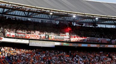 Skandal podczas meczu Ligi Narodów w Rotterdamie. Bójka w polskim sektorze