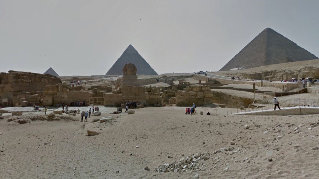 Piramidy w Gizie. Dobrze widać również Sfinksa 