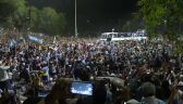 Świętowanie na ulicach Buenos Aires. Argentyńczycy pokazali trofeum za MŚ