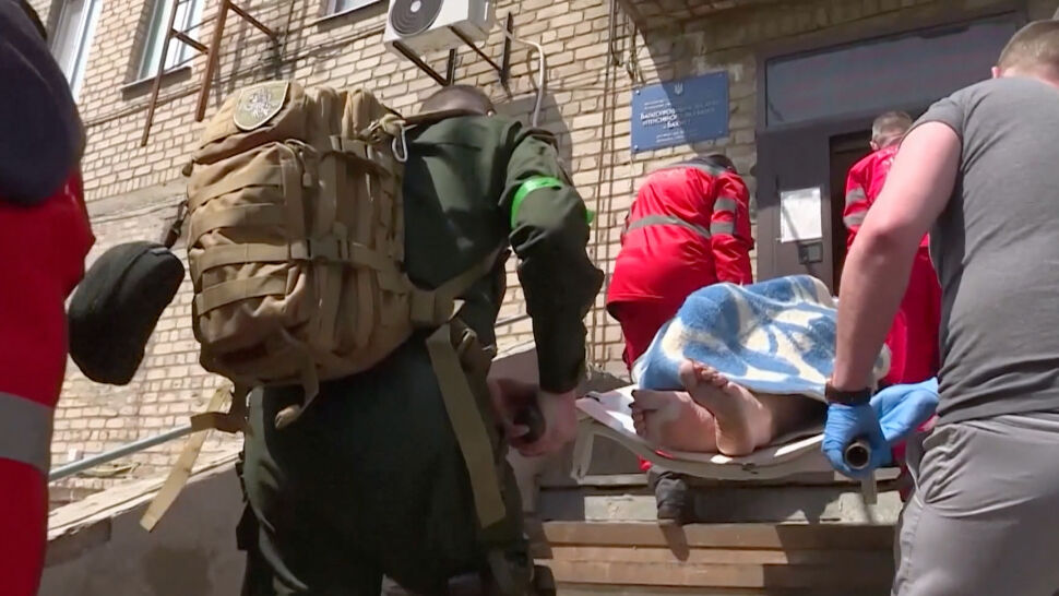 Medycy we wschodniej Ukrainie pracują nawet na linii frontu. Nie poddają się
