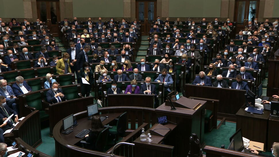 Sejm poparł zmiany podatkowe Polskiego Ładu, a klub PiS zyskał nową posłankę