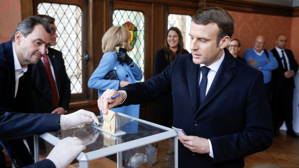 Wybory mimo pandemii. We Francji obywatele głosują w wyborach lokalnych