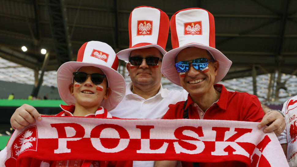 Polscy kibice świętują zwycięstwo. "Wreszcie nasza drużyna się przełamała"