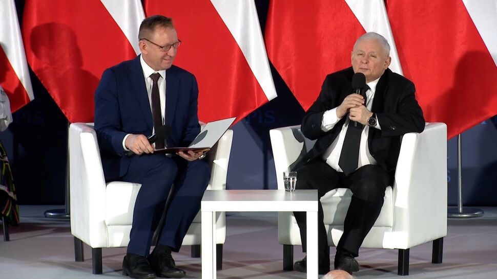 Jarosław Kaczyński zmienia ton w sprawie unijnych miliardów, ale unika konkretnych deklaracji