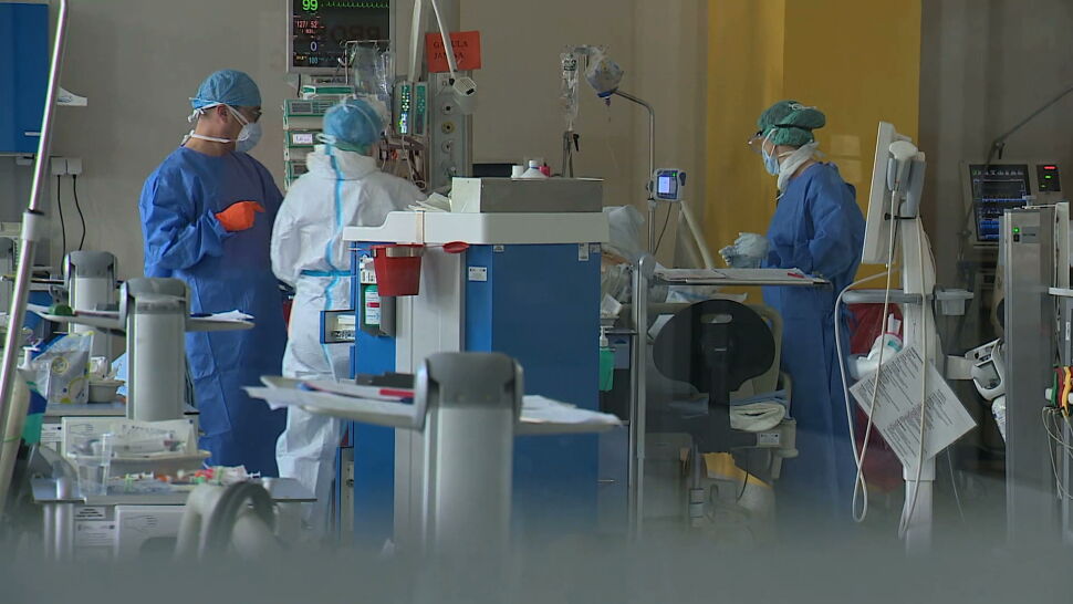 Koronawirus w Polsce. Ostatniej doby marło 526 osób zakażonych SARS-CoV-2